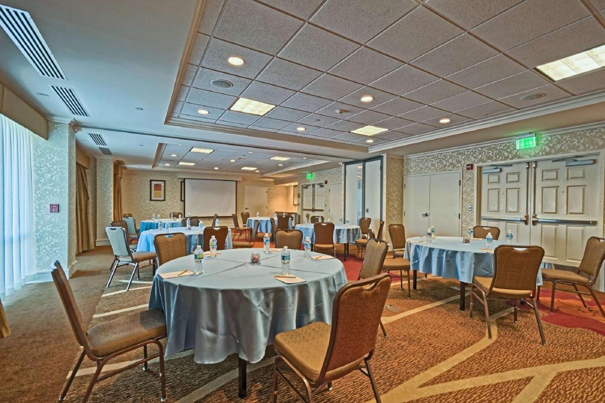 Hilton Garden Inn By Hilton Маунт-Лорел Экстерьер фото